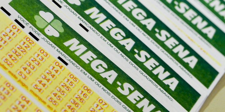 Ninguém acerta Mega-Sena e prêmio vai a 160 milhões